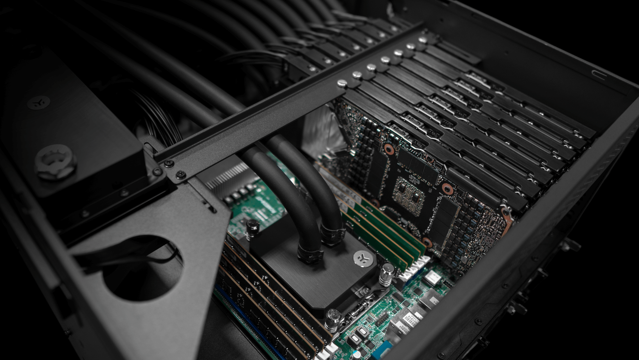 A top-of-the-line Compute Series X7000-RM server configuration with 7 liquid-cooled GPUs. 